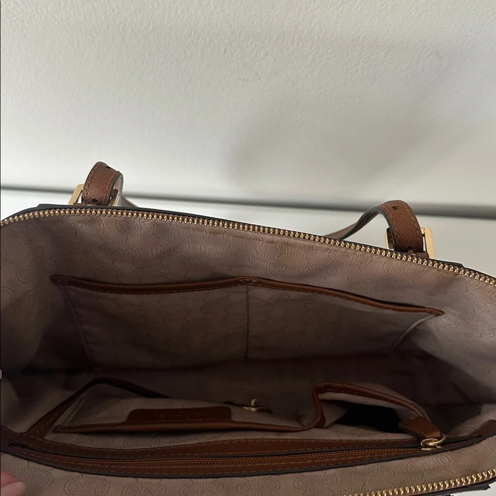 Michael Kors Jetset Saffiano Leather Tote Handbag Tan Brown Chic Travel Neutral